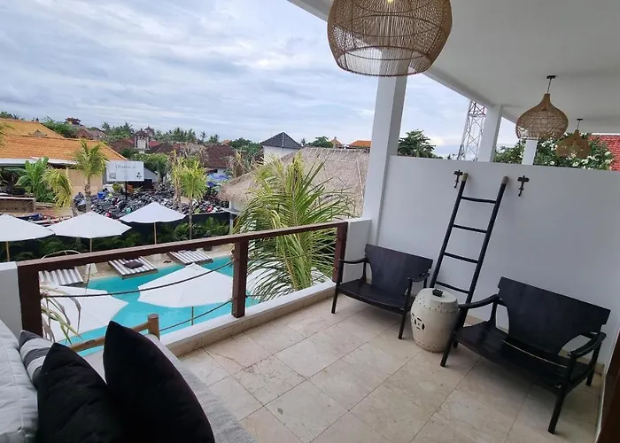 Ohana's Beachfront & Club 4* レンボンガン島