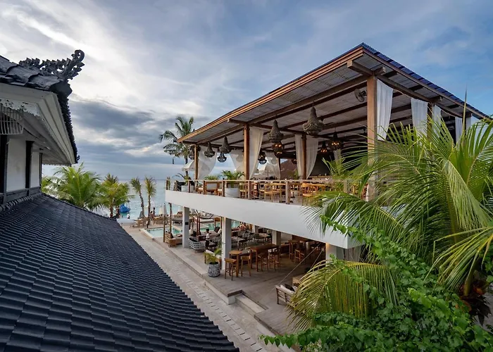 Ohana's Beachfront & Club リゾート レンボンガン島