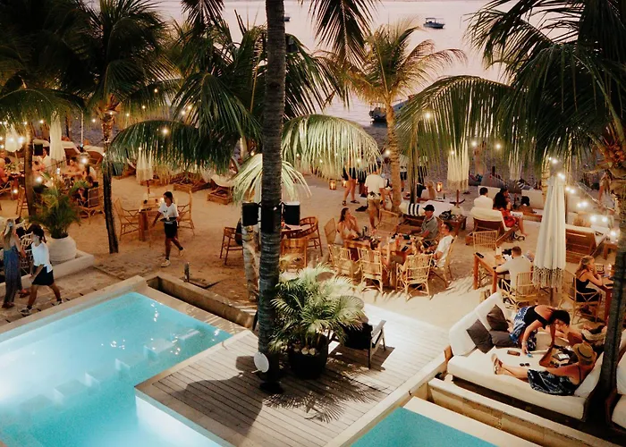 リゾート Ohana's Beachfront & Club