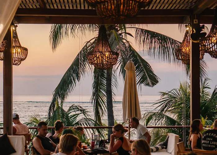 リゾート Ohana's Beachfront & Club