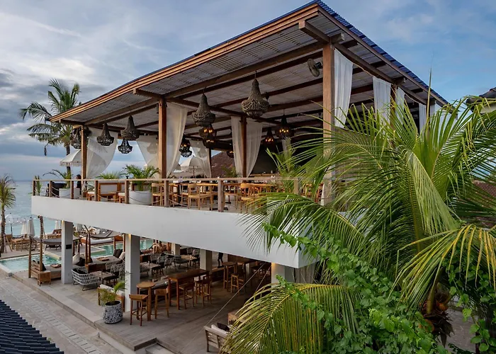 Ohana's Beachfront & Club 4*