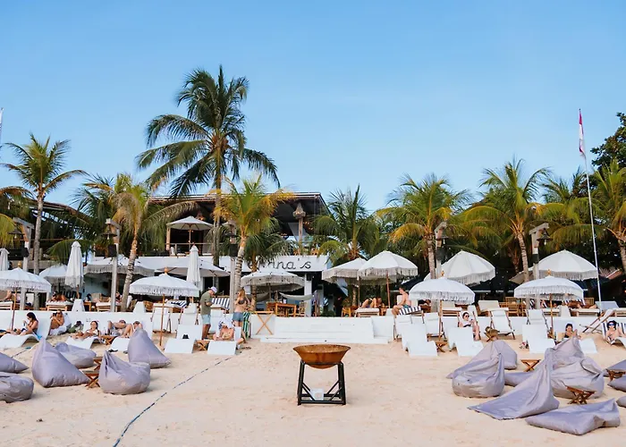リゾート Ohana's Beachfront & Club レンボンガン島