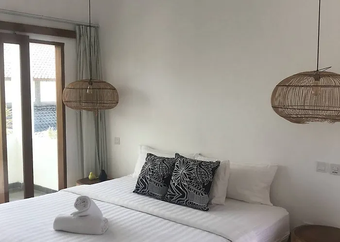 リゾート Ohana's Beachfront & Club レンボンガン島